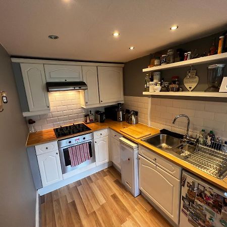 1 Bedroom Flat In Tolcross, Glasgow Top Floor. Exterior photo